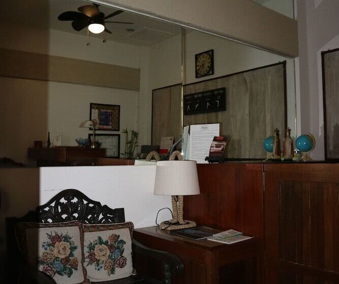 Bed and Breakfast Ronamar Apartelle