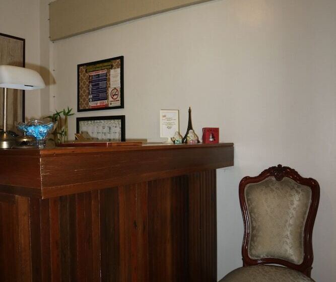 Bed and Breakfast Ronamar Apartelle