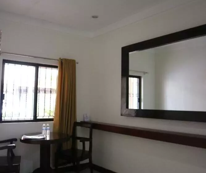 تختخواب و صبحانه Ronamar Apartelle