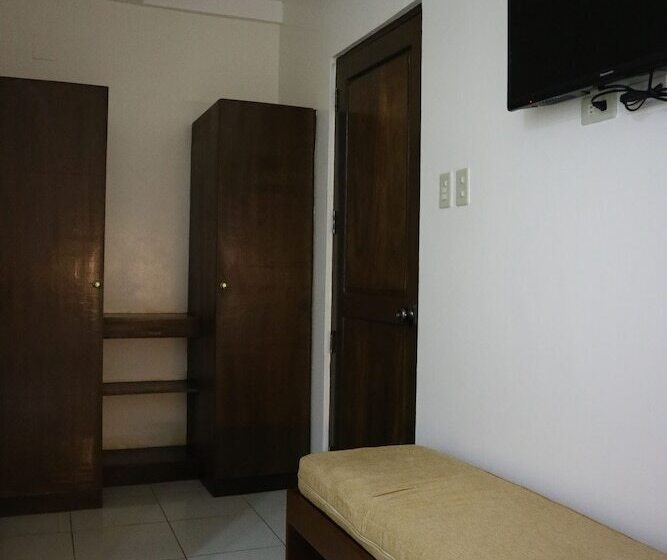 Bed and Breakfast Ronamar Apartelle