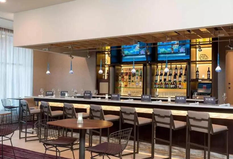 ホテル Courtyard By Marriott Mt. Pleasant At Central Michigan University