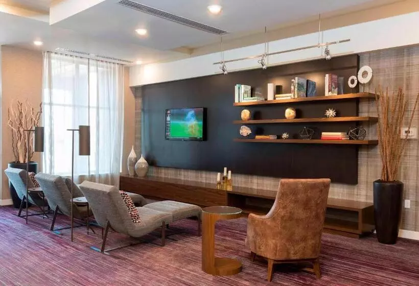 ホテル Courtyard By Marriott Mt. Pleasant At Central Michigan University