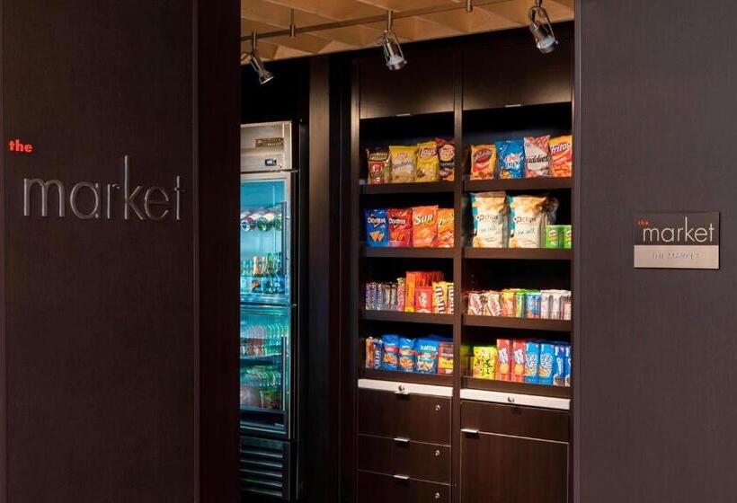 Отель Courtyard By Marriott Mt. Pleasant At Central Michigan University