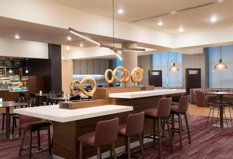 ホテル Courtyard By Marriott Mt. Pleasant At Central Michigan University