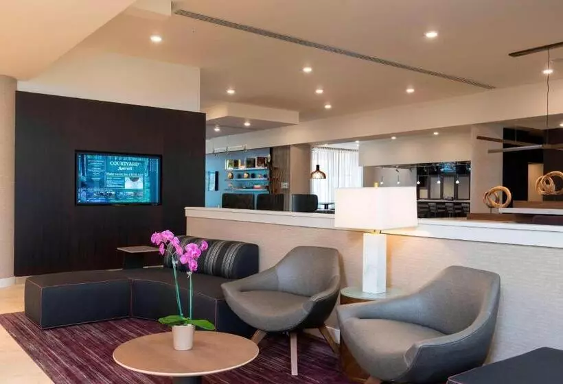 ホテル Courtyard By Marriott Mt. Pleasant At Central Michigan University