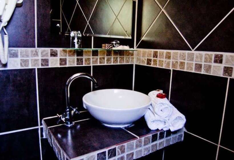 هتل Kamanga Safari