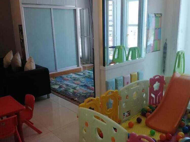 호텔 Naki Suites @ Silvertown