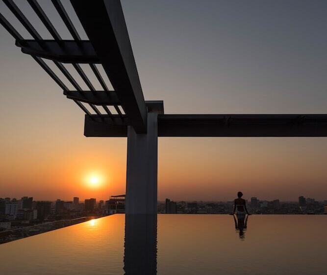 호텔 Naki Suites @ Silvertown