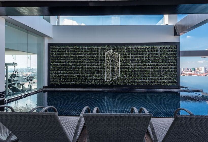 호텔 Naki Suites @ Silvertown