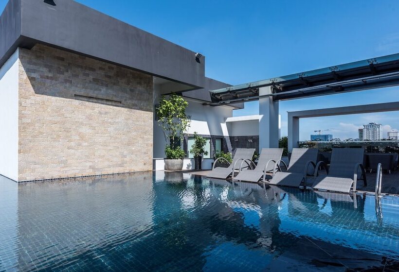 호텔 Naki Suites @ Silvertown