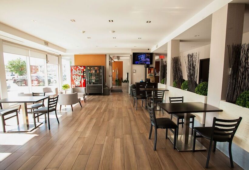 فندق Newstar Montreal