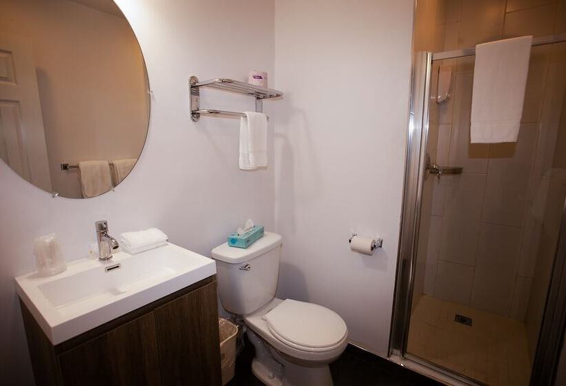 فندق Newstar Montreal