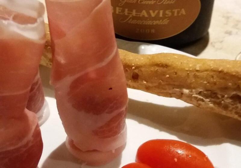 Quari Hotel Restaurant & Pizza