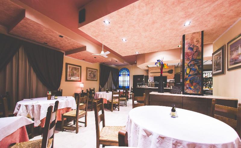 Quari Hotel Restaurant & Pizza