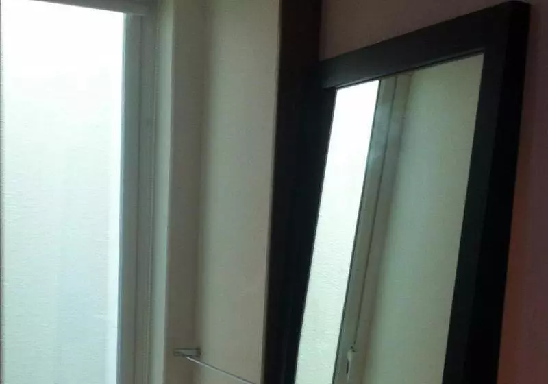 هتل Rare Deluxe Inn