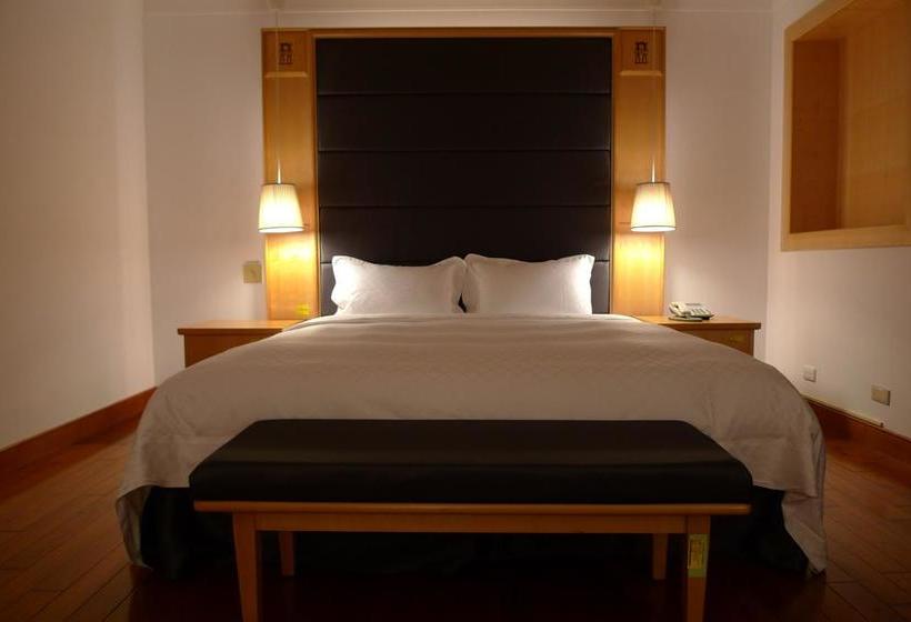 هتل Taitung Cultural Excursion Resort