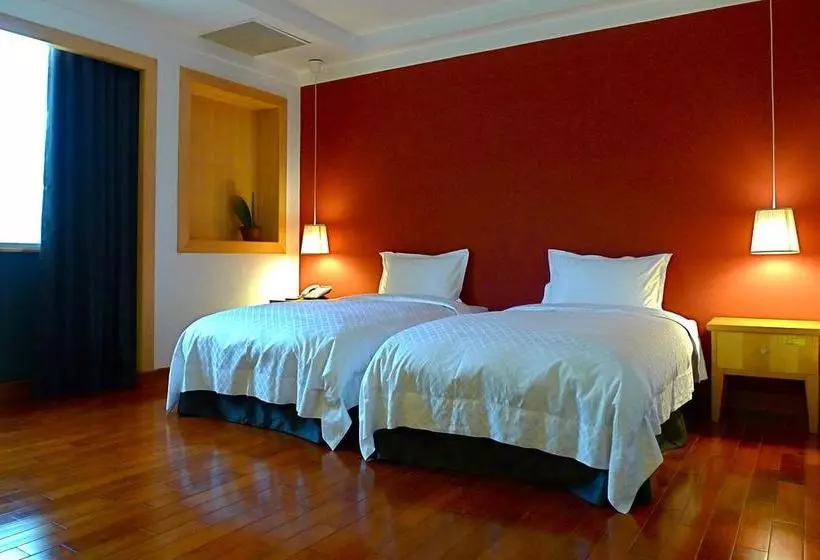 هتل Taitung Cultural Excursion Resort