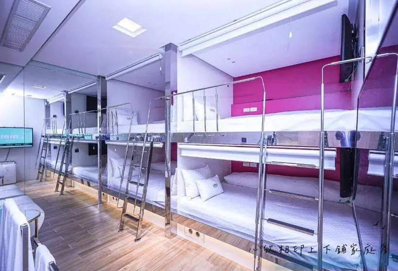 Mmmotel