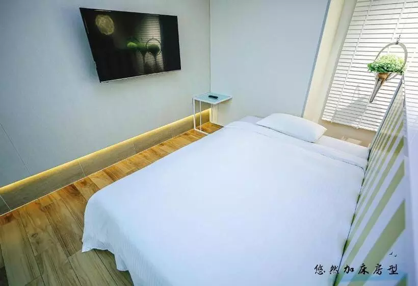Mmmotel