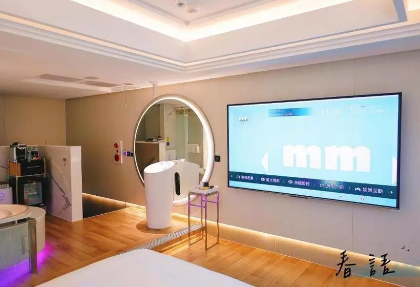 Mmmotel