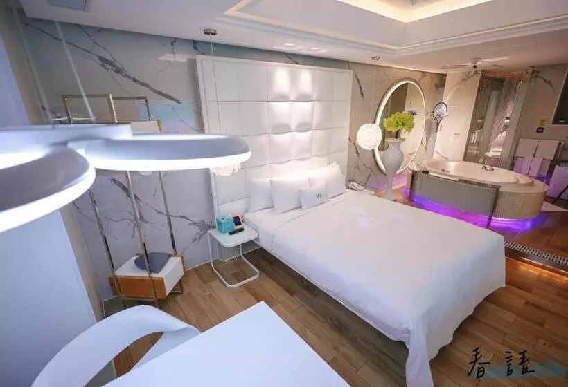Mmmotel