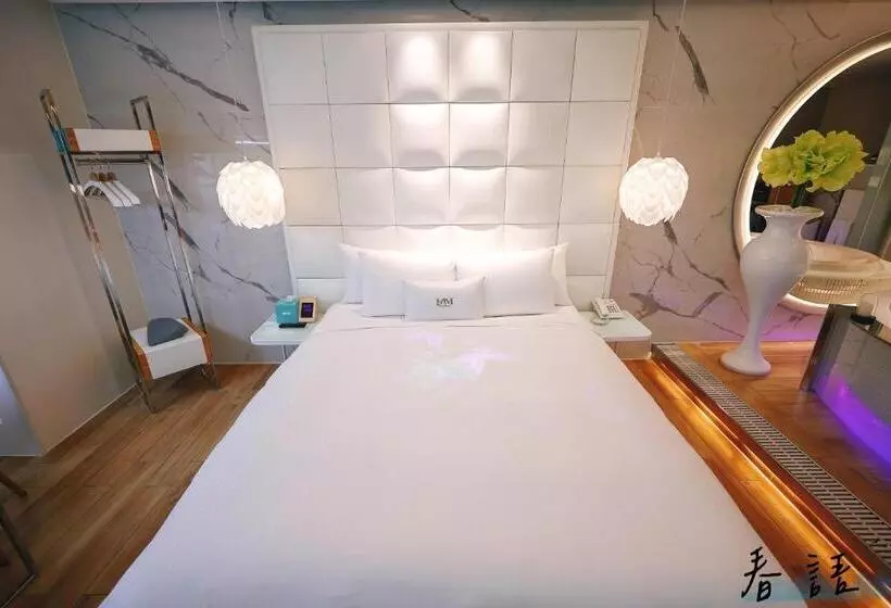 Mmmotel