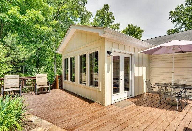 Blue Ridge Mountain Home W/ Sunroom: Pets Welcome