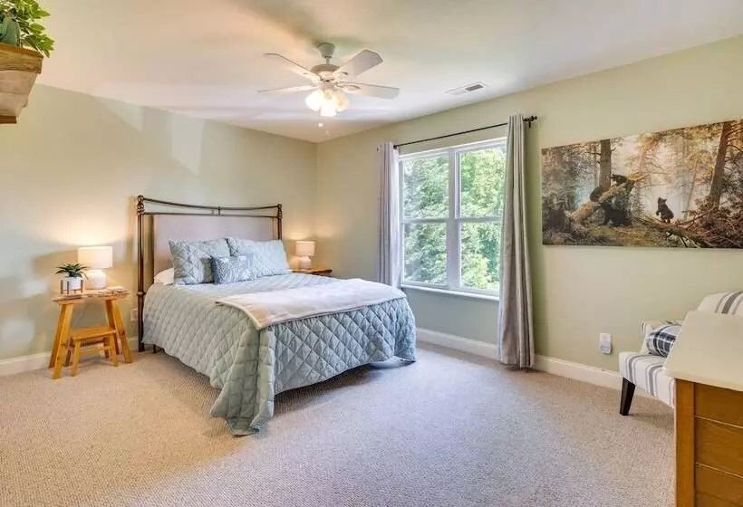 Blue Ridge Mountain Home W/ Sunroom: Pets Welcome