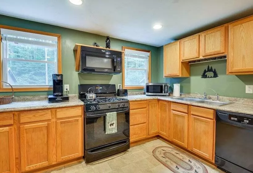 Brantingham Cottage W/ Fire Pit & Forested Views!