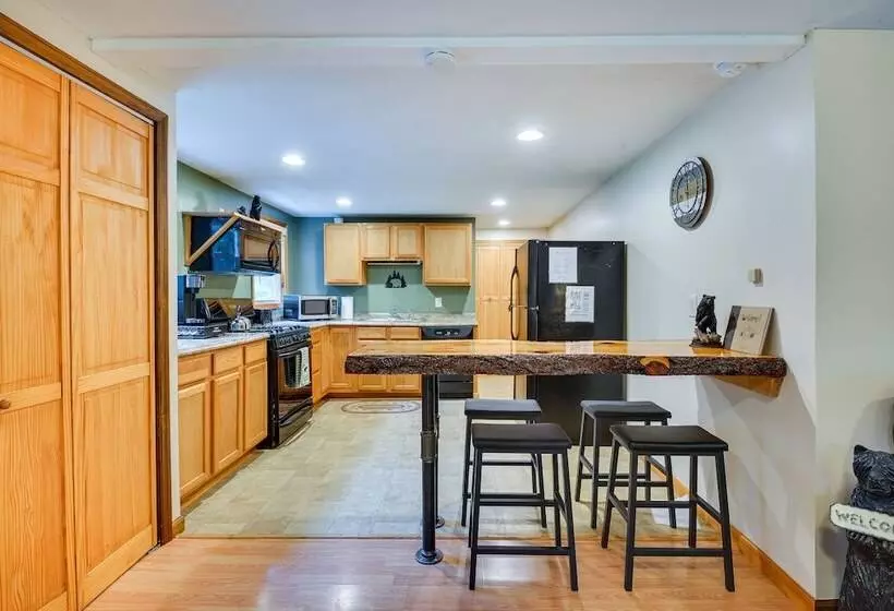 Brantingham Cottage W/ Fire Pit & Forested Views!