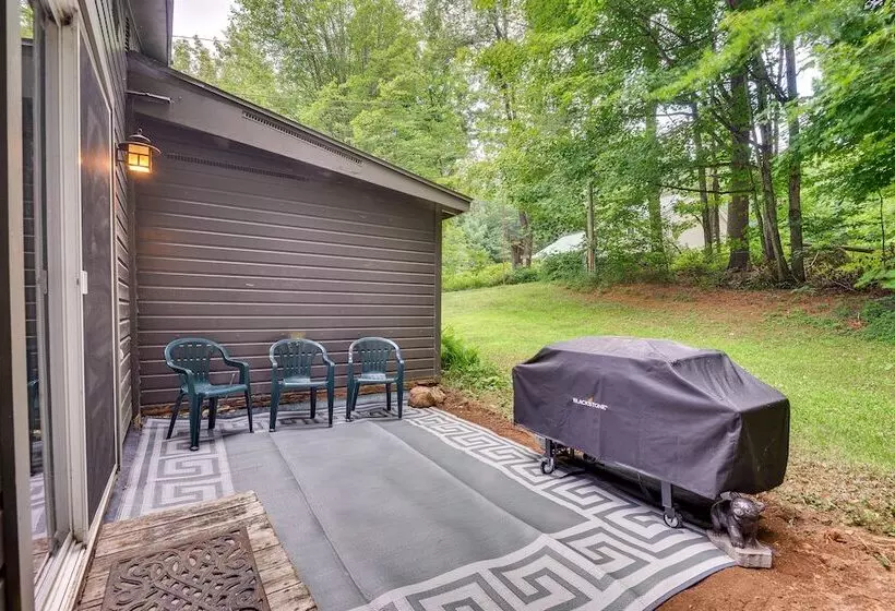 Brantingham Cottage W/ Fire Pit & Forested Views!