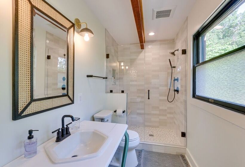 Bright Bluemont Home W/ On Site Pond & Mtn Views!