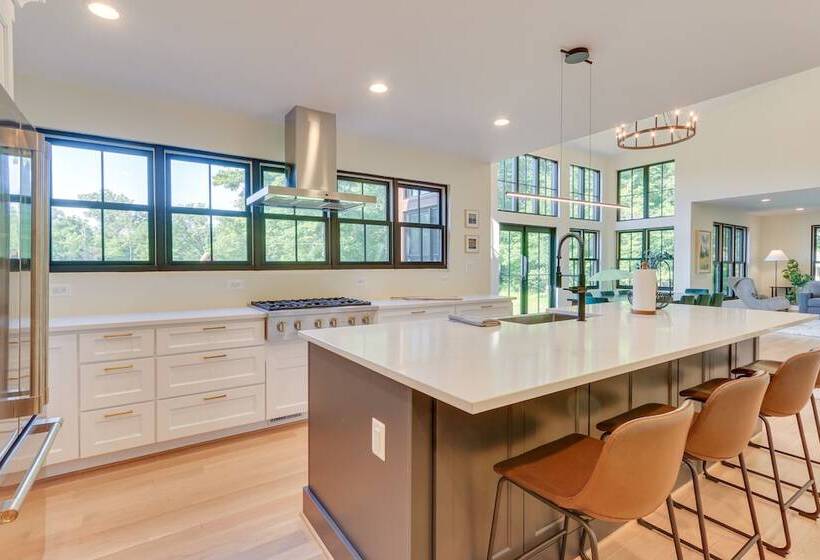 Bright Bluemont Home W/ On Site Pond & Mtn Views!