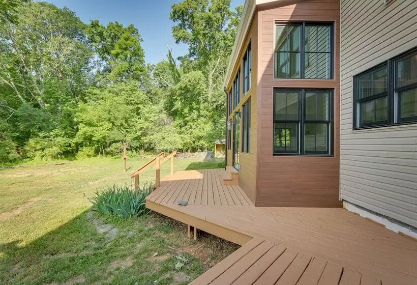 Bright Bluemont Home W/ On Site Pond & Mtn Views!