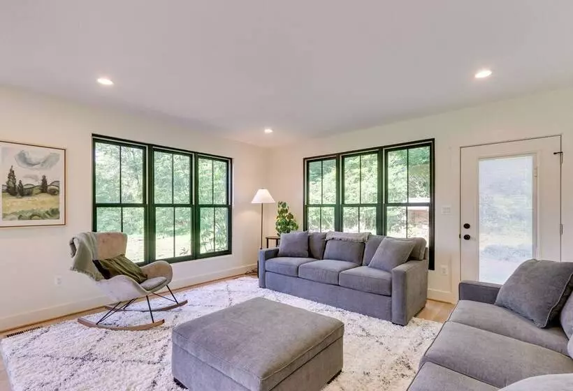 Bright Bluemont Home W/ On Site Pond & Mtn Views!