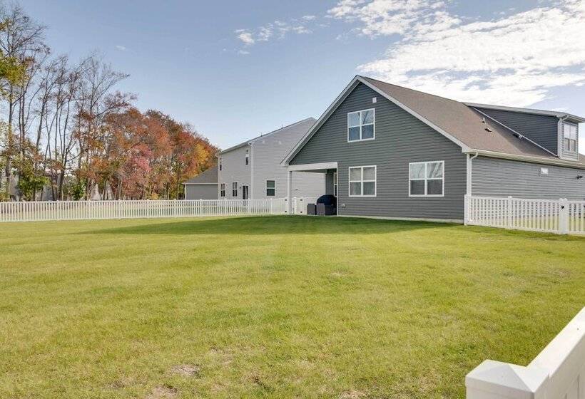 Bright Ocean View Home W/ Resort Pools: Near Beach