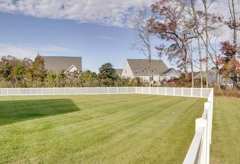 Bright Ocean View Home W/ Resort Pools: Near Beach