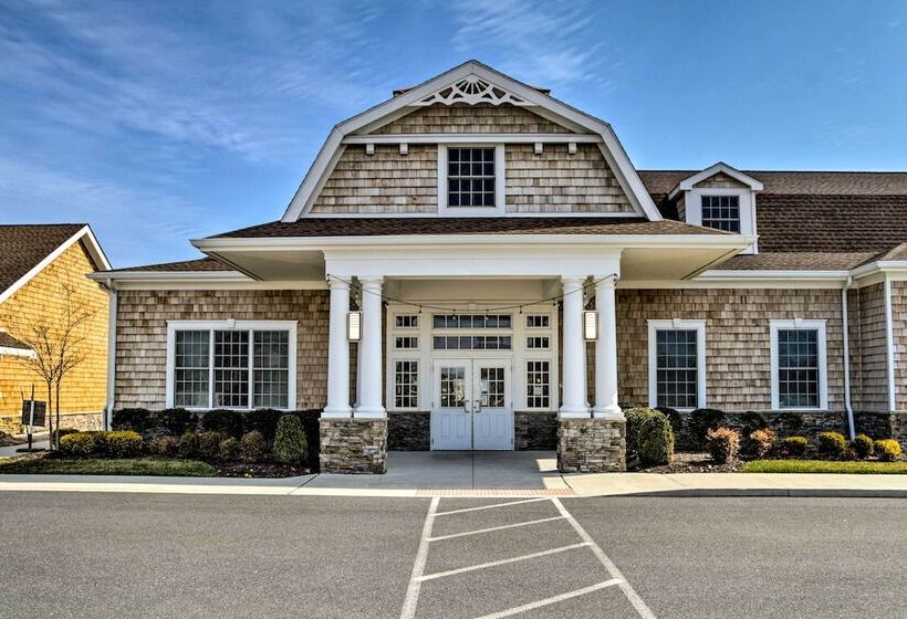 Bright Ocean View Home W/ Resort Pools: Near Beach