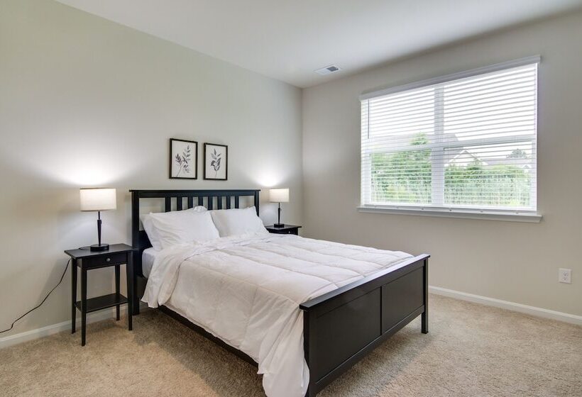 Bright Ocean View Home W/ Resort Pools: Near Beach