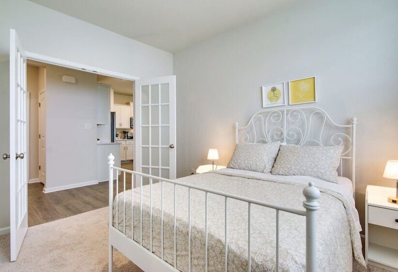 Bright Ocean View Home W/ Resort Pools: Near Beach