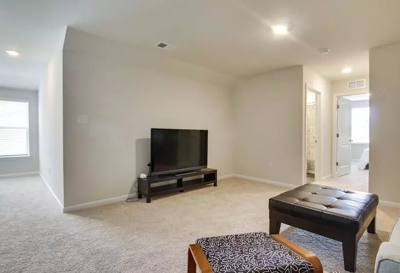 Bright Ocean View Home W/ Resort Pools: Near Beach