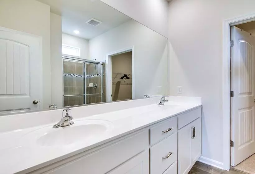 Bright Ocean View Home W/ Resort Pools: Near Beach