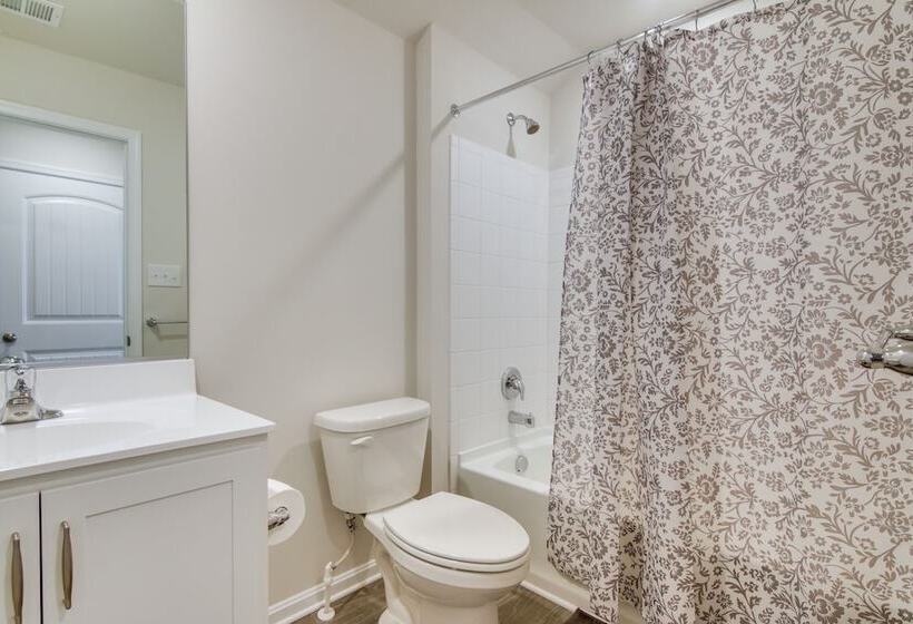 Bright Ocean View Home W/ Resort Pools: Near Beach