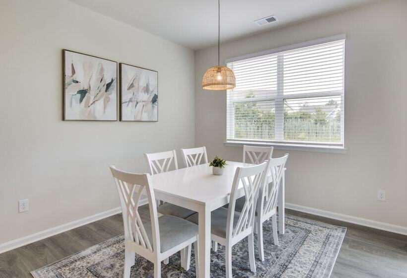 Bright Ocean View Home W/ Resort Pools: Near Beach