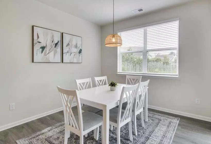 Bright Ocean View Home W/ Resort Pools: Near Beach