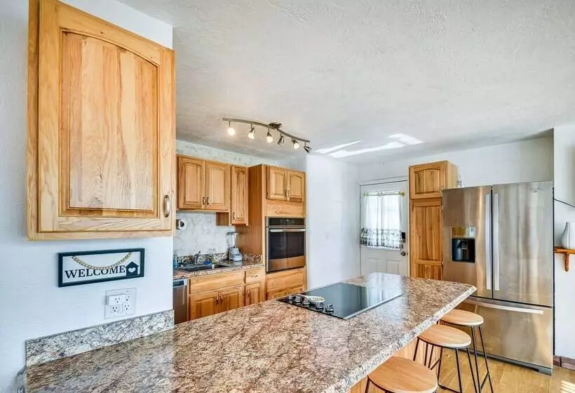 Ormond Beach Home: Walk To Community Beach!