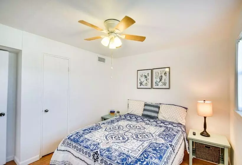 Ormond Beach Home: Walk To Community Beach!