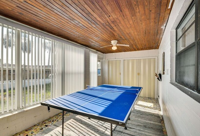 Ormond Beach Home: Walk To Community Beach!