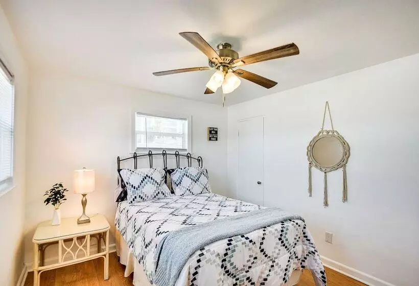 Ormond Beach Home: Walk To Community Beach!