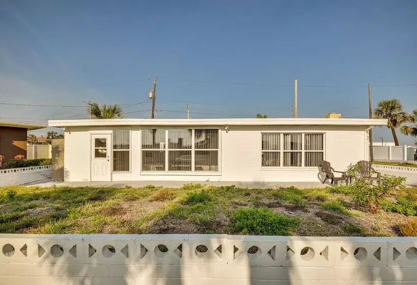 Ormond Beach Home: Walk To Community Beach!